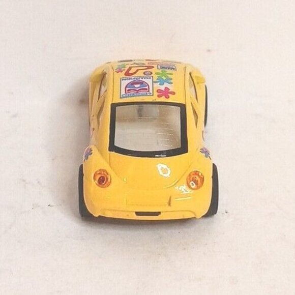 Micro Volkswagon VW Beetle Bug Pull Back Diecast Yellow Works Good Condition - Picture 6 of 9